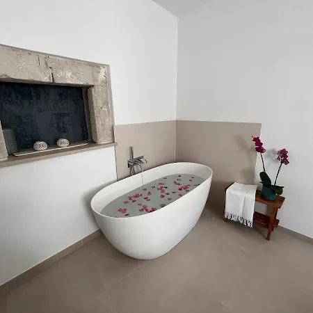 Aglaia Delle Tre Grazie Holiday home Syracuse